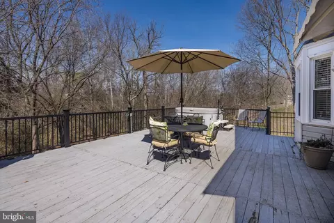 Exterior - 10053 Field Ct, Manassas, VA 20110 photo 11 of 13