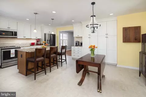 Kitchen - 10053 Field Ct, Manassas, VA 20110 photo 4 of 7