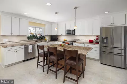Kitchen - 10053 Field Ct, Manassas, VA 20110 photo 3 of 7