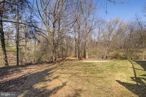 Exterior - 10053 Field Ct, Manassas, VA 20110 photo 8 of 13