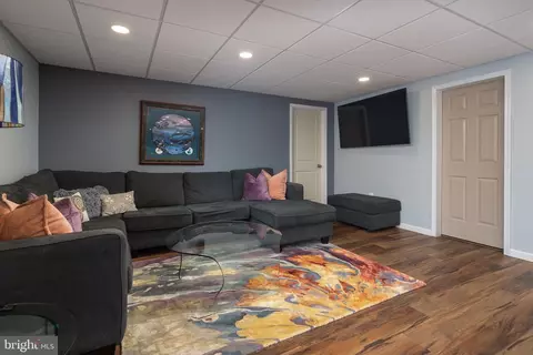 Living - 10053 Field Ct, Manassas, VA 20110 photo 7 of 7