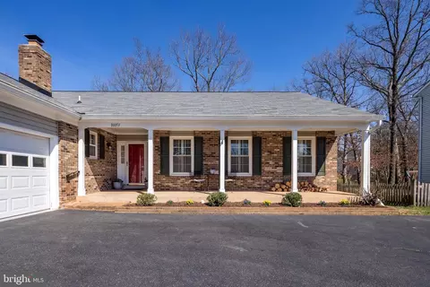 Exterior - 10053 Field Ct, Manassas, VA 20110 photo 2 of 13