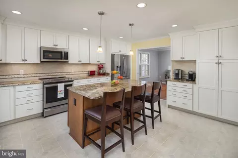 Kitchen - 10053 Field Ct, Manassas, VA 20110 photo 2 of 7