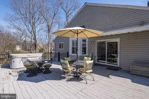 Exterior - 10053 Field Ct, Manassas, VA 20110 photo 12 of 13