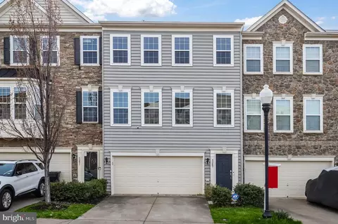 9205 Charleston Dr, Manassas, VA 20110