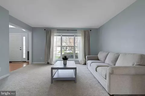 Living - 9327 Amaryllis Ave, Manassas, VA 20110 photo 2 of 5