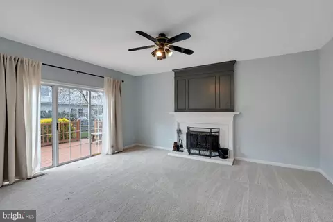 Living - 9327 Amaryllis Ave, Manassas, VA 20110 photo 5 of 5