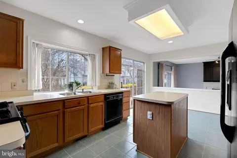 Kitchen - 9327 Amaryllis Ave, Manassas, VA 20110 photo 3 of 3