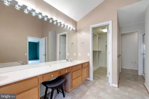 Bath - 9327 Amaryllis Ave, Manassas, VA 20110 photo 4 of 6