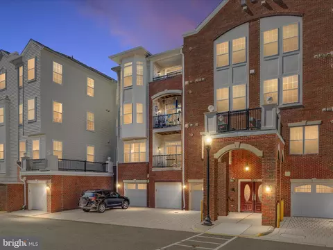 9202 Charleston Dr #304, Manassas, VA 20110