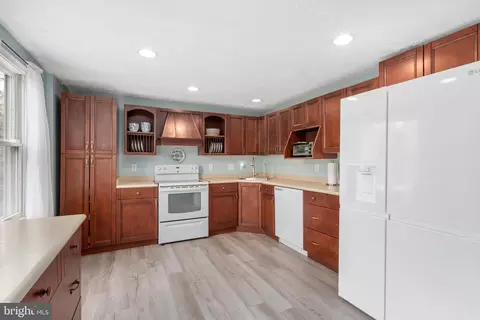 Kitchen - 10404 Sorrell Dr, Manassas, VA 20110 photo 1 of 2