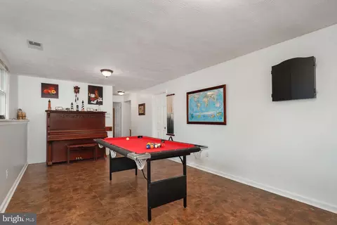 Living - 10404 Sorrell Dr, Manassas, VA 20110 photo 6 of 6