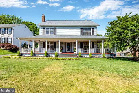 9709 Zimbro Ave, Manassas, VA 20110