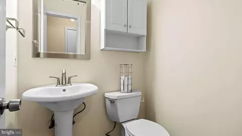 Bath - 10133 Forest Hill Cir, Manassas, VA 20110 photo 1 of 3