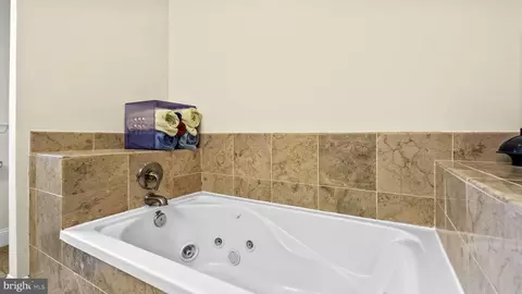 Bath - 10133 Forest Hill Cir, Manassas, VA 20110 photo 3 of 3