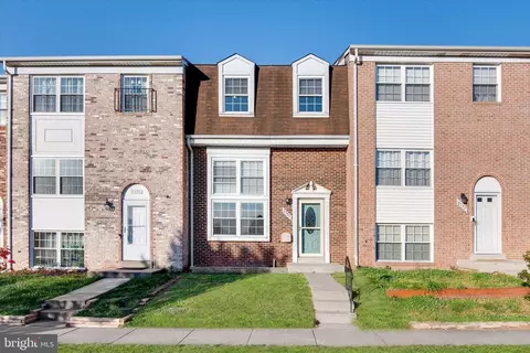 8394 Woodline Ct, Manassas, VA 20110