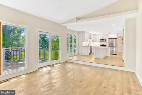10091 Greenleaf Dr, Manassas, VA 20110 photo 18