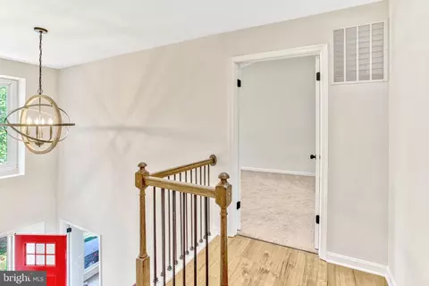 10091 Greenleaf Dr, Manassas, VA 20110 photo 20