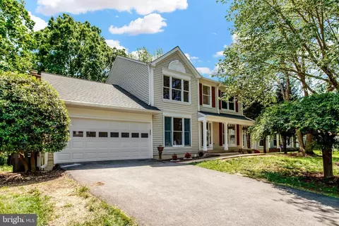 10091 Greenleaf Dr, Manassas, VA 20110 photo 4
