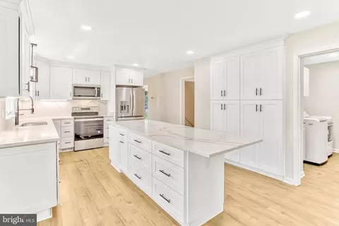 10091 Greenleaf Dr, Manassas, VA 20110 photo 15