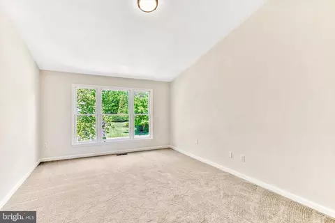 10091 Greenleaf Dr, Manassas, VA 20110 photo 22