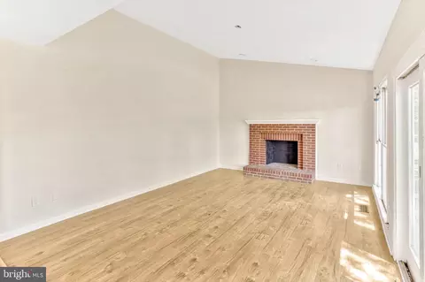 10091 Greenleaf Dr, Manassas, VA 20110 photo 17