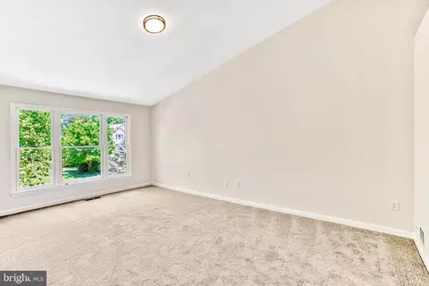 10091 Greenleaf Dr, Manassas, VA 20110 photo 21