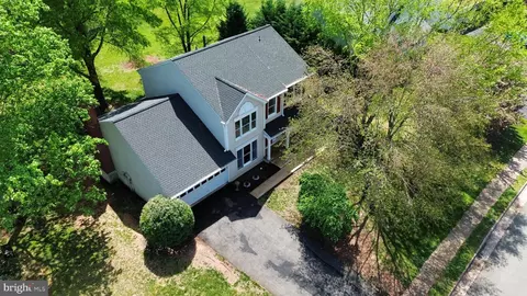 10091 Greenleaf Dr, Manassas, VA 20110 photo 3