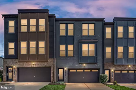 10513 Ratcliffe Trl, Manassas, VA 20110