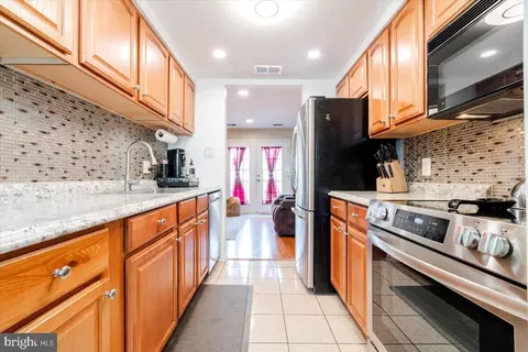 Kitchen - 9061 Mcclellan Comn Comn, Manassas, VA 20110 photo 2 of 4