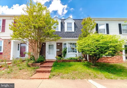 Exterior - 9061 Mcclellan Comn Comn, Manassas, VA 20110 photo 6 of 10