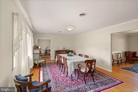 Dining - 8917 Peabody St, Manassas, VA 20110 photo 1 of 2