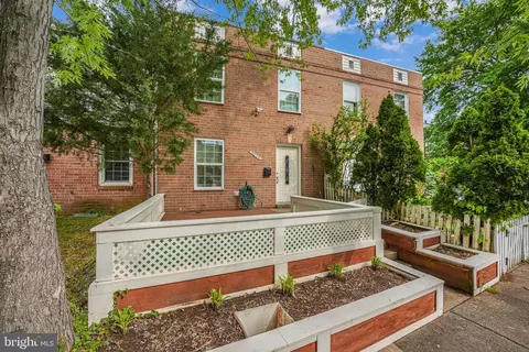 9239 Hood Rd, Manassas, VA 20110 photo 2