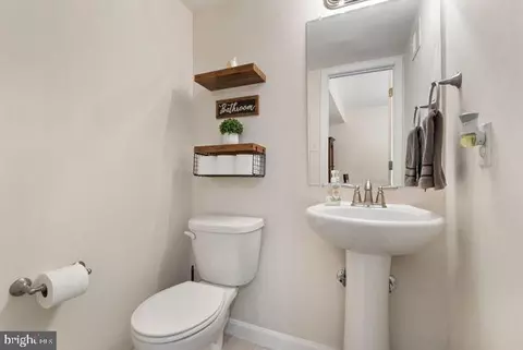 Bath - 9008 Patterson Pl, Manassas, VA 20110 photo 1 of 3