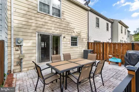 Exterior - 9008 Patterson Pl, Manassas, VA 20110 photo 6 of 9