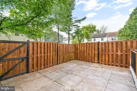 Exterior - 9008 Patterson Pl, Manassas, VA 20110 photo 5 of 9