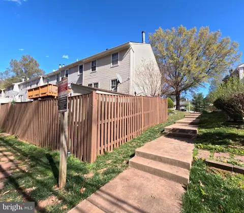 9044 Old Hickory Ct, Manassas, VA 20110 photo 4