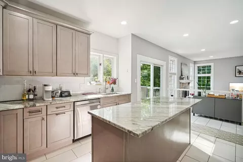 Kitchen - 9502 Vinnia Ct, Manassas, VA 20110 photo 3 of 3