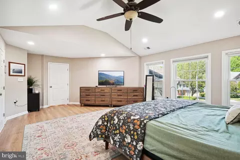 Bedroom - 9502 Vinnia Ct, Manassas, VA 20110 photo 2 of 4