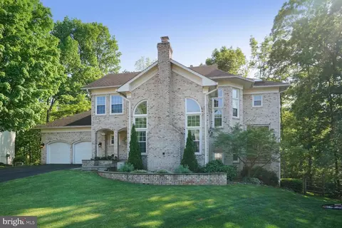 Exterior - 9502 Vinnia Ct, Manassas, VA 20110 photo 3 of 9
