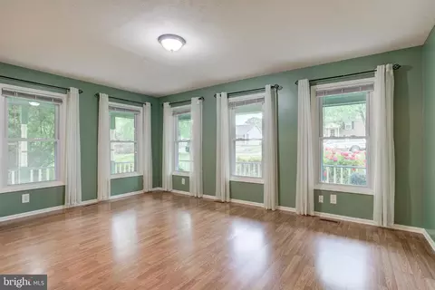 Living - 10243 Battlefield Dr, Manassas, VA 20110 photo 1 of 6