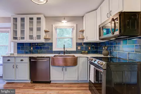 Kitchen - 10243 Battlefield Dr, Manassas, VA 20110 photo 2 of 6