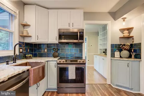 Kitchen - 10243 Battlefield Dr, Manassas, VA 20110 photo 5 of 6