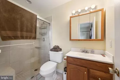 Bath - 9077 Mcclellan Comn Comn, Manassas, VA 20110 photo 2 of 3