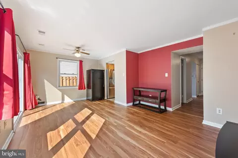 Living - 9077 Mcclellan Comn Comn, Manassas, VA 20110 photo 3 of 5