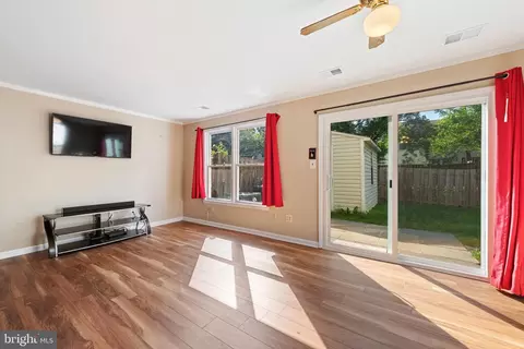 Living - 9077 Mcclellan Comn Comn, Manassas, VA 20110 photo 1 of 5