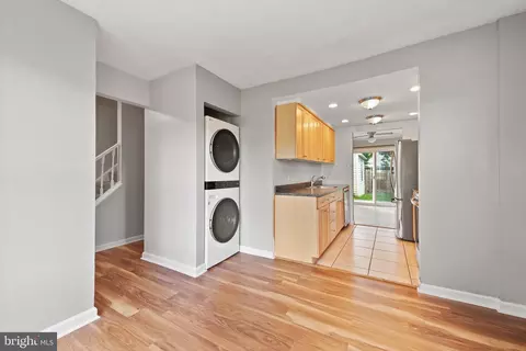 Entry Way - 9077 Mcclellan Comn Comn, Manassas, VA 20110 photo 2 of 2