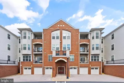 9200 Charleston Dr #401, Manassas, VA 20110