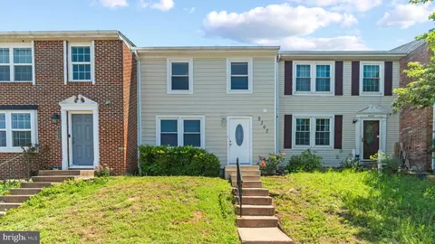 8365 Shady Grove Cir, Manassas, VA 20110