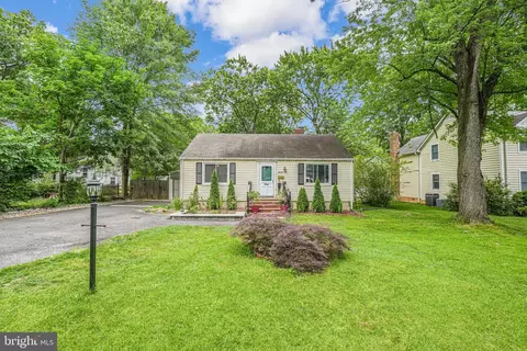 9035 West St, Manassas, VA 20110